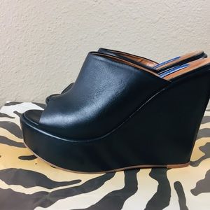 Dee Keller black leather wedges size 37.5